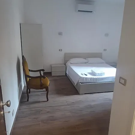 Terminal Traghetti Pensión Génova